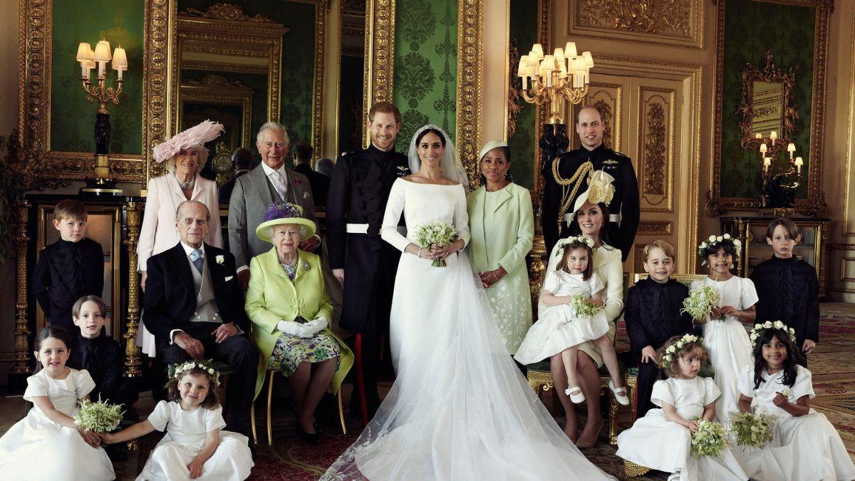 image of royal family