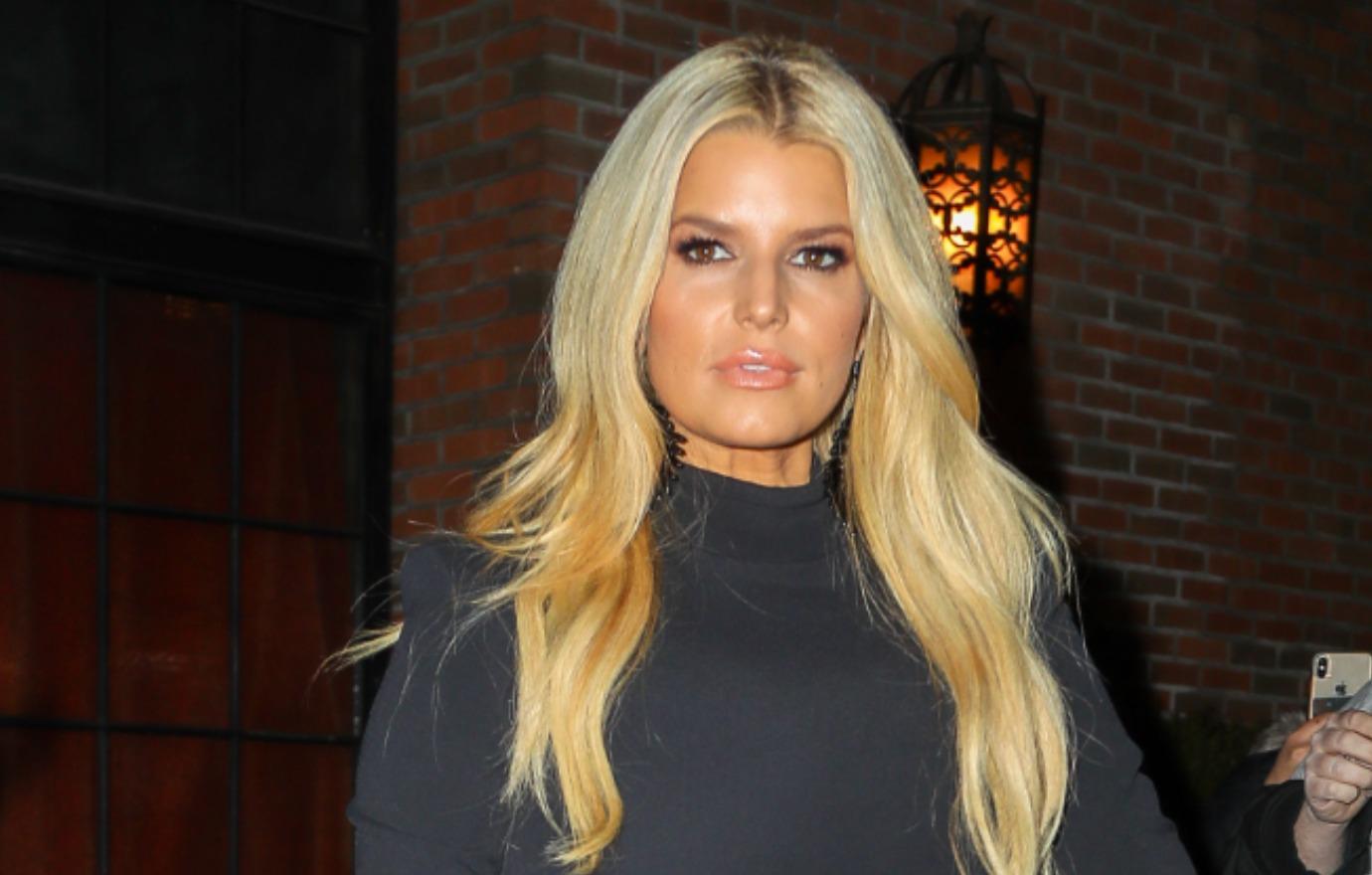 fans speculate jessica simpson not sober