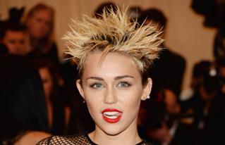 Miley cyrus9 teaser_319x206.jpg