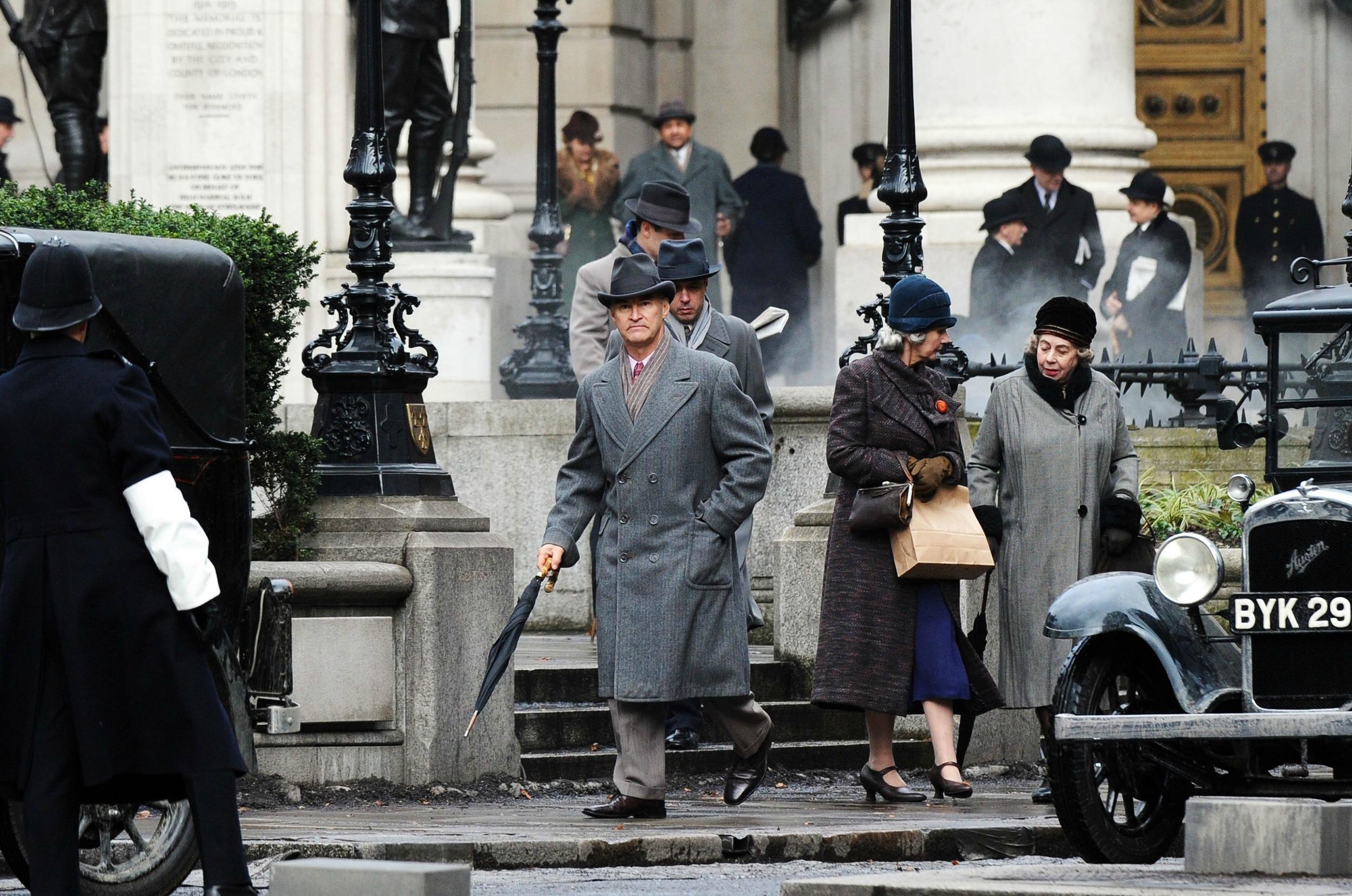 Emily Blunt Mary Poppins Movie Set Photos 06