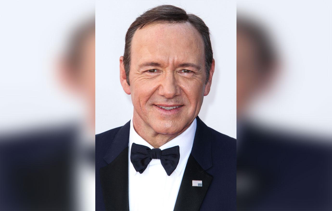 kevin spacey to voluntarily appear in uk court after four sexual assault charges