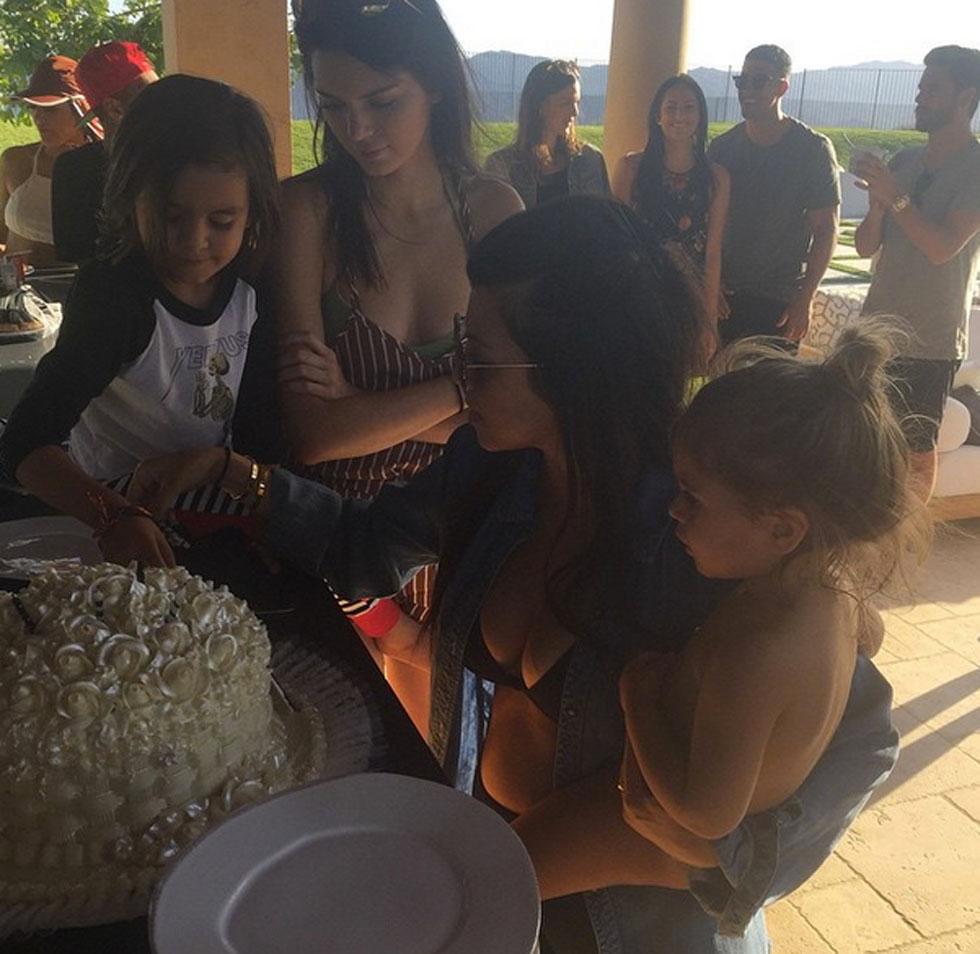 Kourtney kardashian birthday party