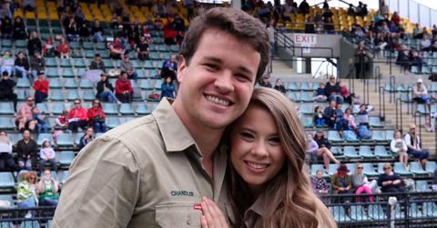 bindi irwin recreates steve terri irwin baby bump picture pregnant