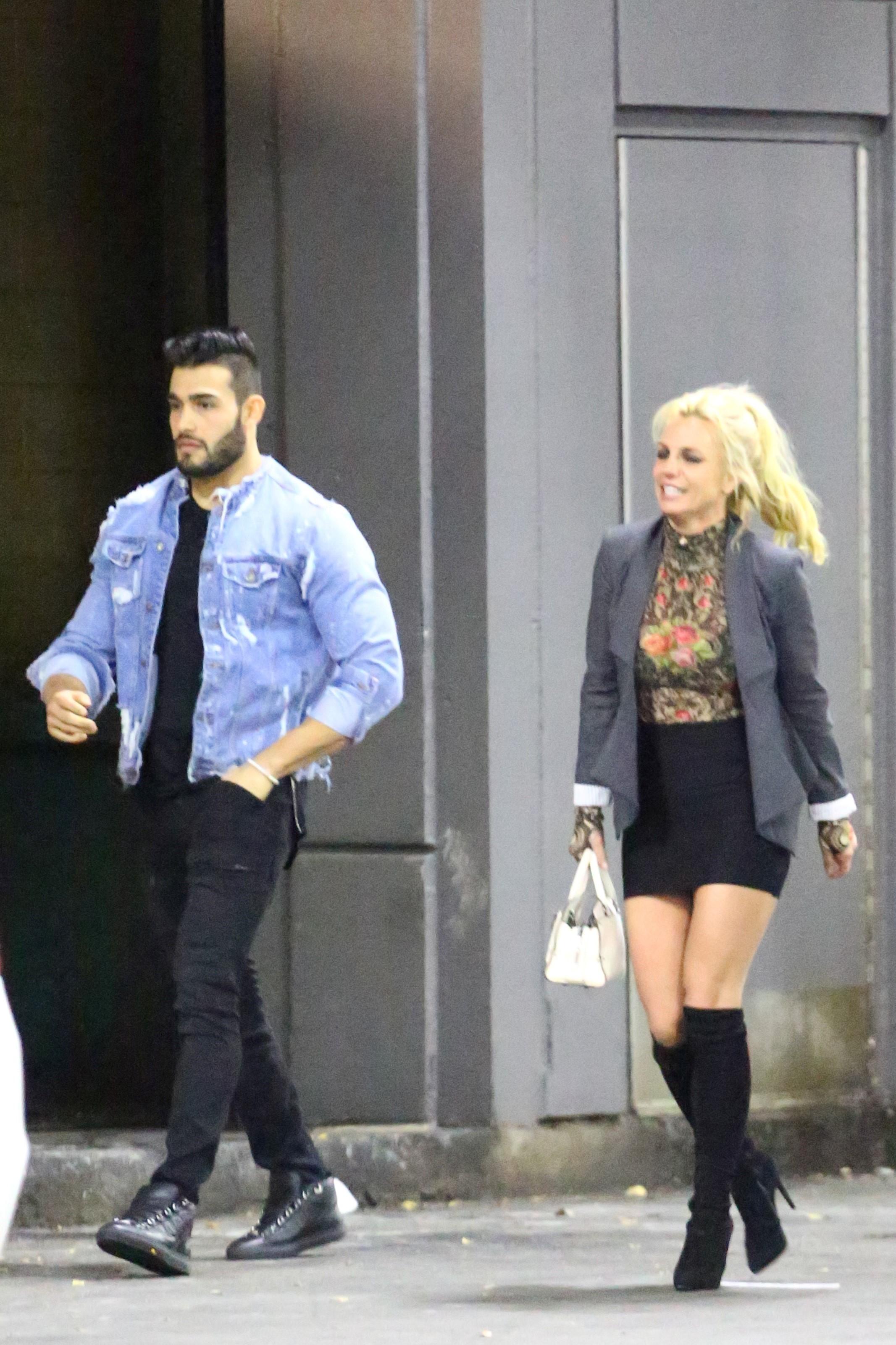 *EXCLUSIVE* Britney Spears has a romantic dinner with her new boyfriend Sam Asghari **NO WEB, WEB EMBARGO UNTIL 11PM PST ON 12/19/16**