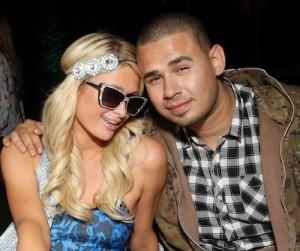 2011__04__ParisHiltonandAfrojack_coachellaartist 300×251.jpg
