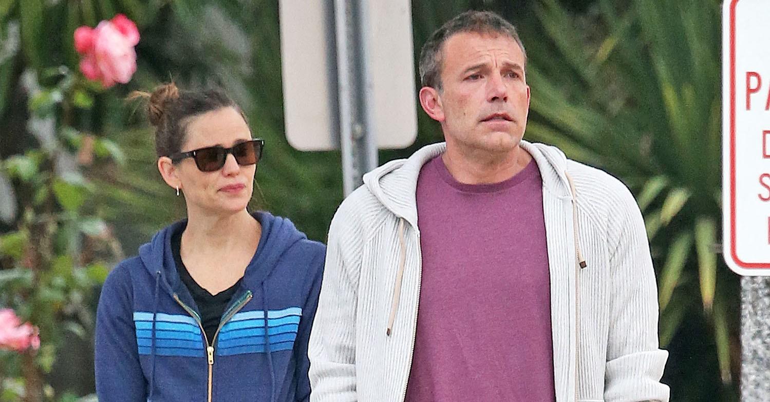 jennifer garner wants keep distance from jennifer lopez ben affleck