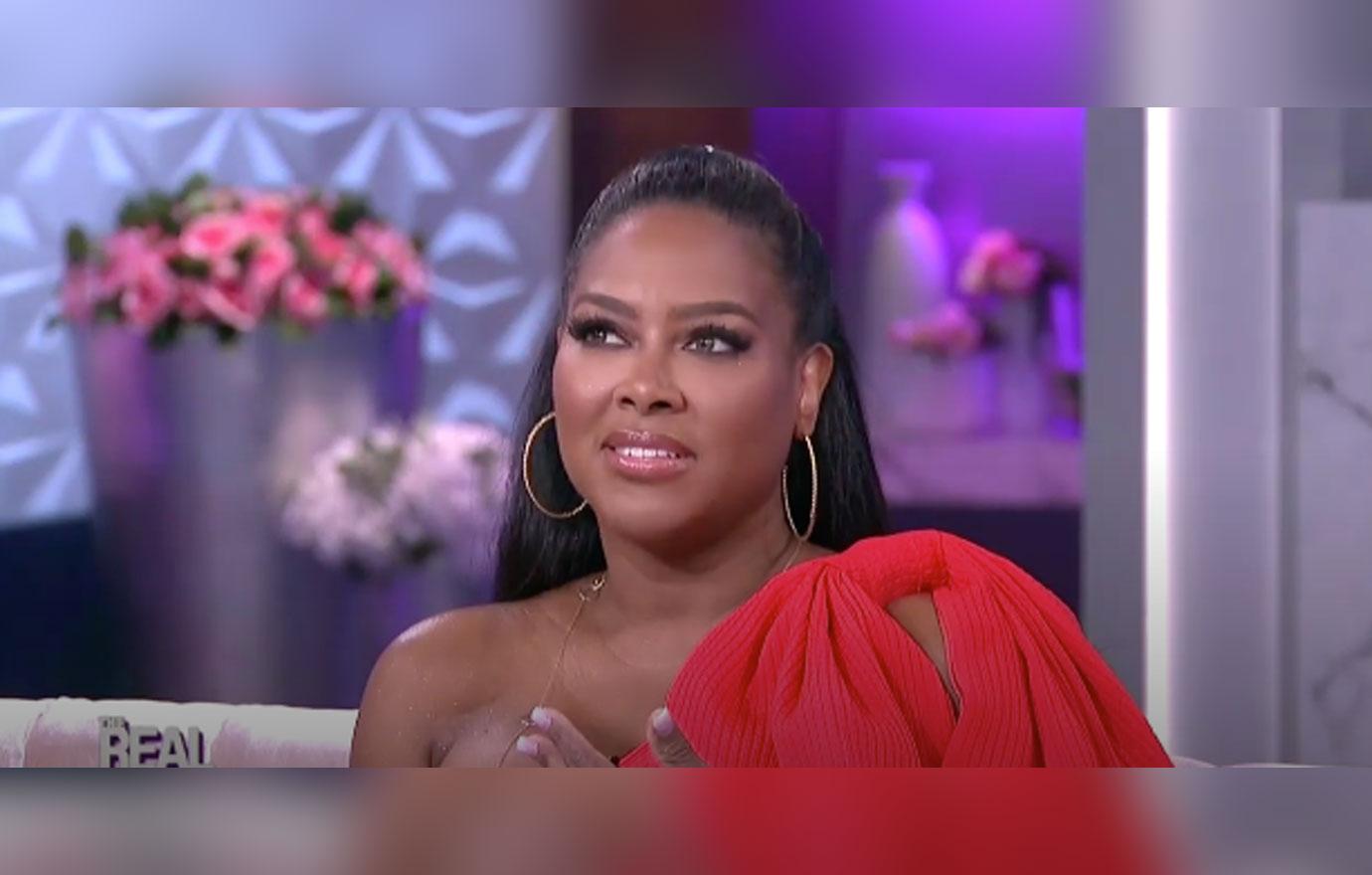 Kenya Moore Breaks Down Talking About Estranged Mom On ‘The Real’