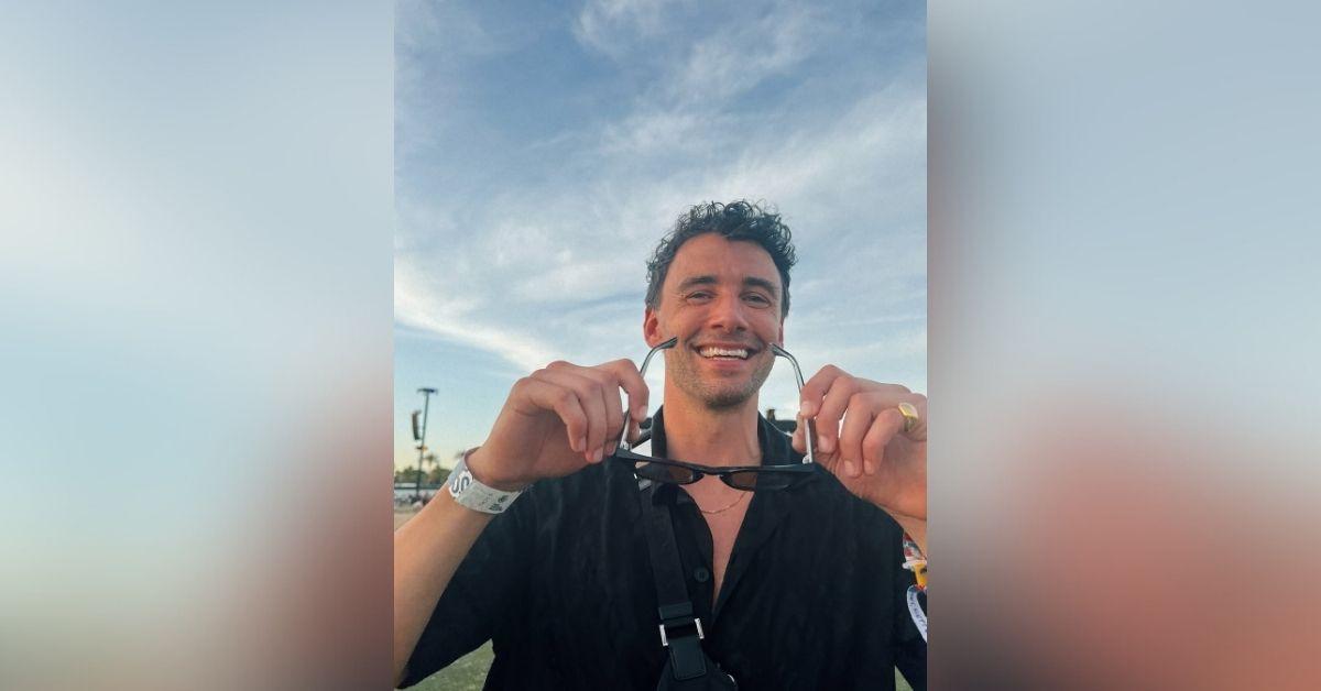 bachelor mansion takeover cast revealed photos