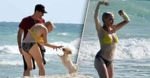 Rose McGowan hits the beach in Mexico