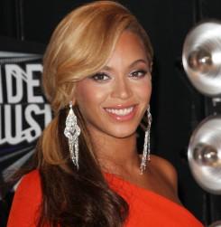 2011__09__beyonce 245×300.jpg