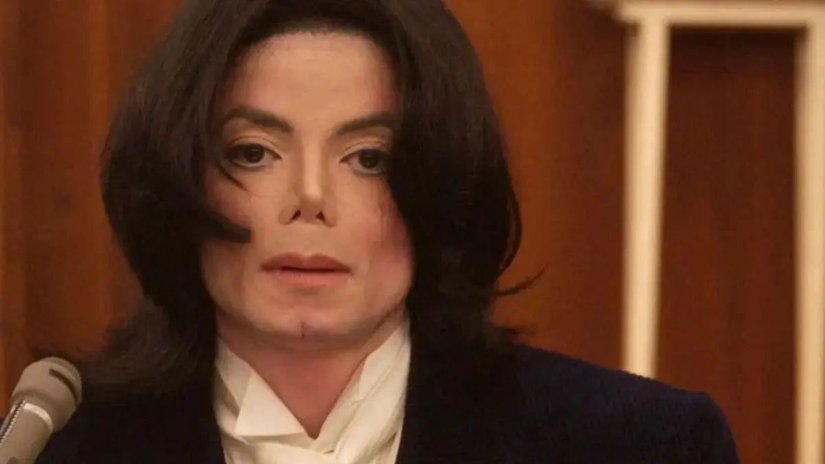 Photo of The writer once saw the singer 'tucked' into a hotel bed with a young male Hollywood star.