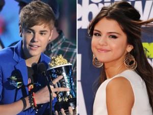 2011__06__Justin_Bieber_Selena_Gomez_June6_00 300×226.jpg