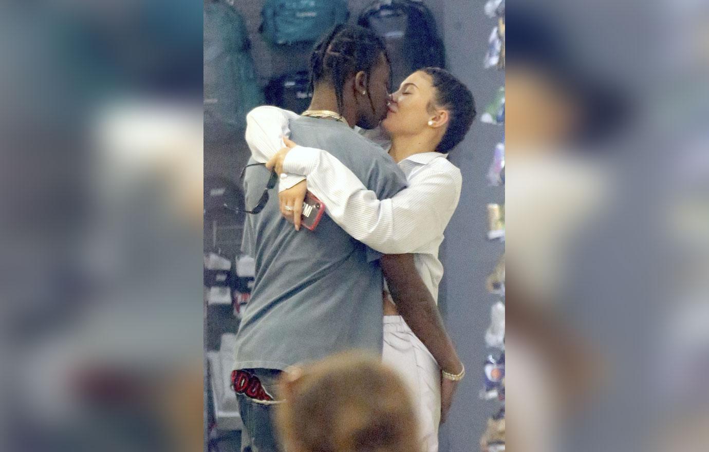 *EXCLUSIVE* Kylie Jenner and Travis Scott pack on the PDA while shopping in New York  **MUST CALL FOR PRICING**