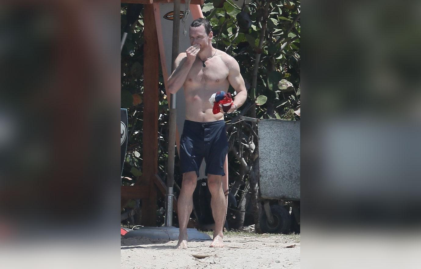 PICS <b>Michael</b> <b>Fassbender</b> Surfs The Waves During Mexican Vacation.