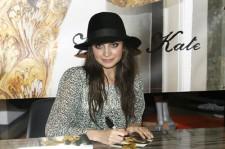 2010__02__104_Nicole_Richie_Feb26 225×149.jpg