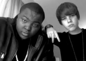 2011__02__Sean_Kingston_Justin_Bieber_Feb3newsnea 300×215.jpg