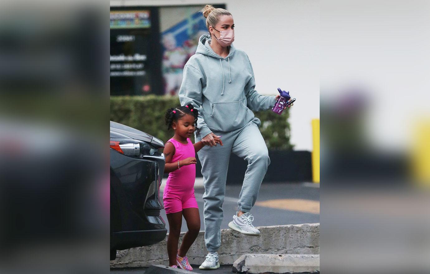 khloe kardashian takes her daughter true to her dance class