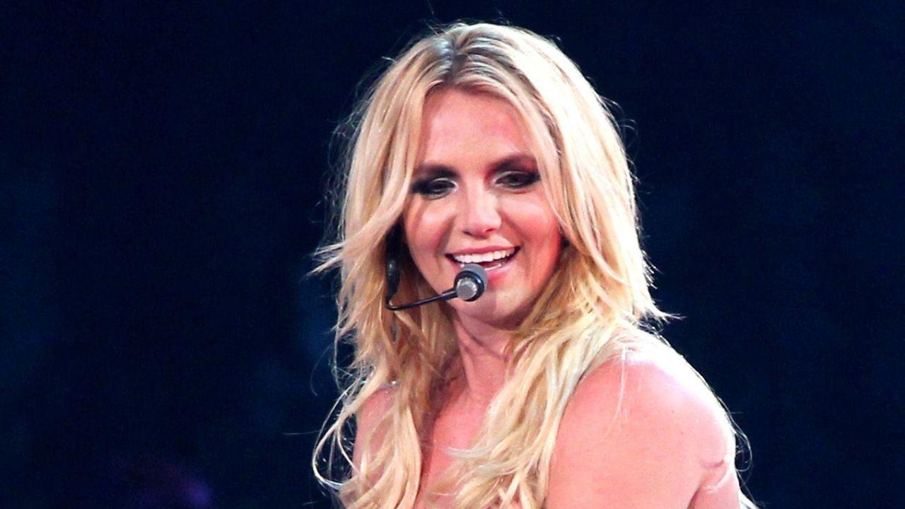 image of Britney Spears was spotted at RinTinTin in Manhattan on Thursday, October 15, during a lunch outing.
