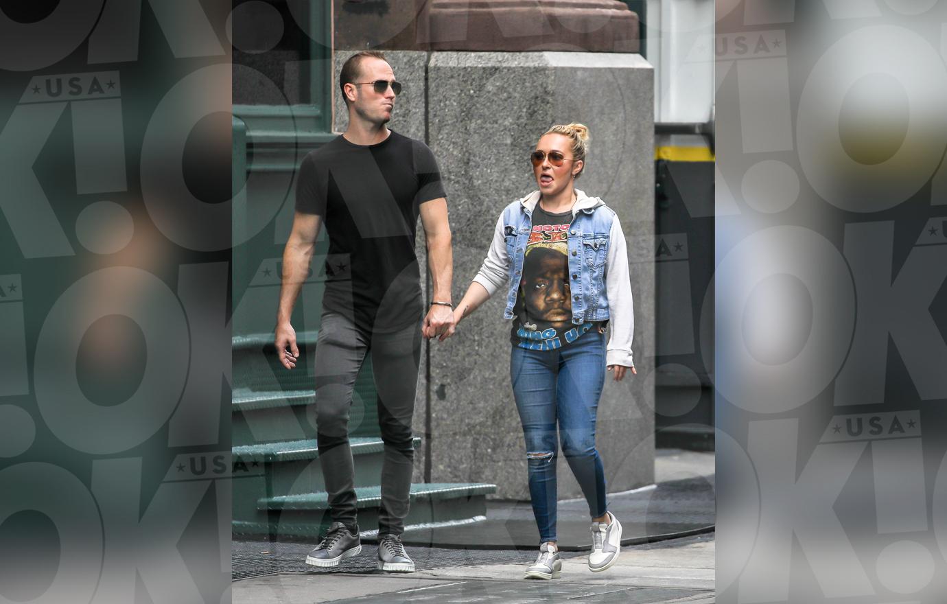 Hayden Panettiere boyfriend's brother Hold Hands