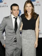 2009__10__okliveearthpetejessica 170×225.jpg