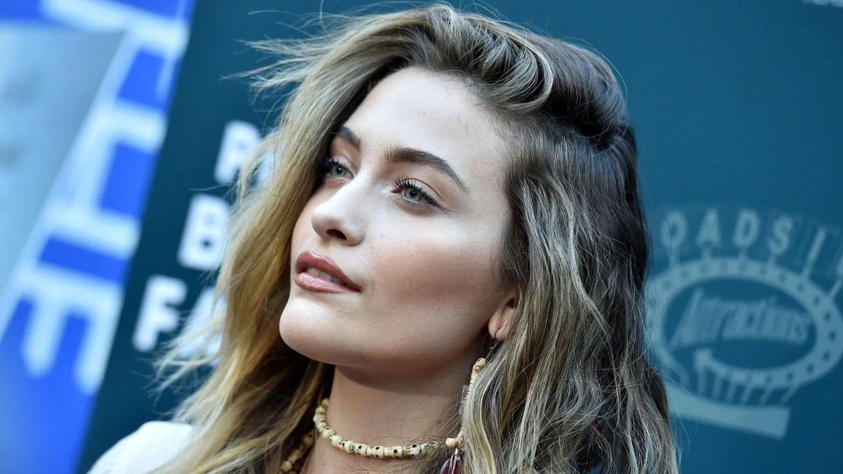 image of Paris Jackson traveled the world with her father before his death.