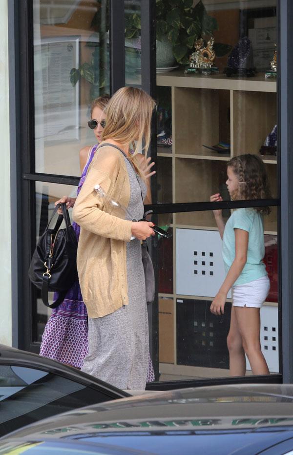 Cameron Diaz & Nicole Richie Date Photos Harlow Nail Salon