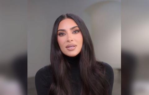 he cant help himself kim kardashian reveals nasty text she received from kanye west over style choices
