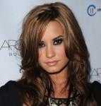 2010__11__Demi_Lovato_Nov5newsneb 143&#215;150.jpg