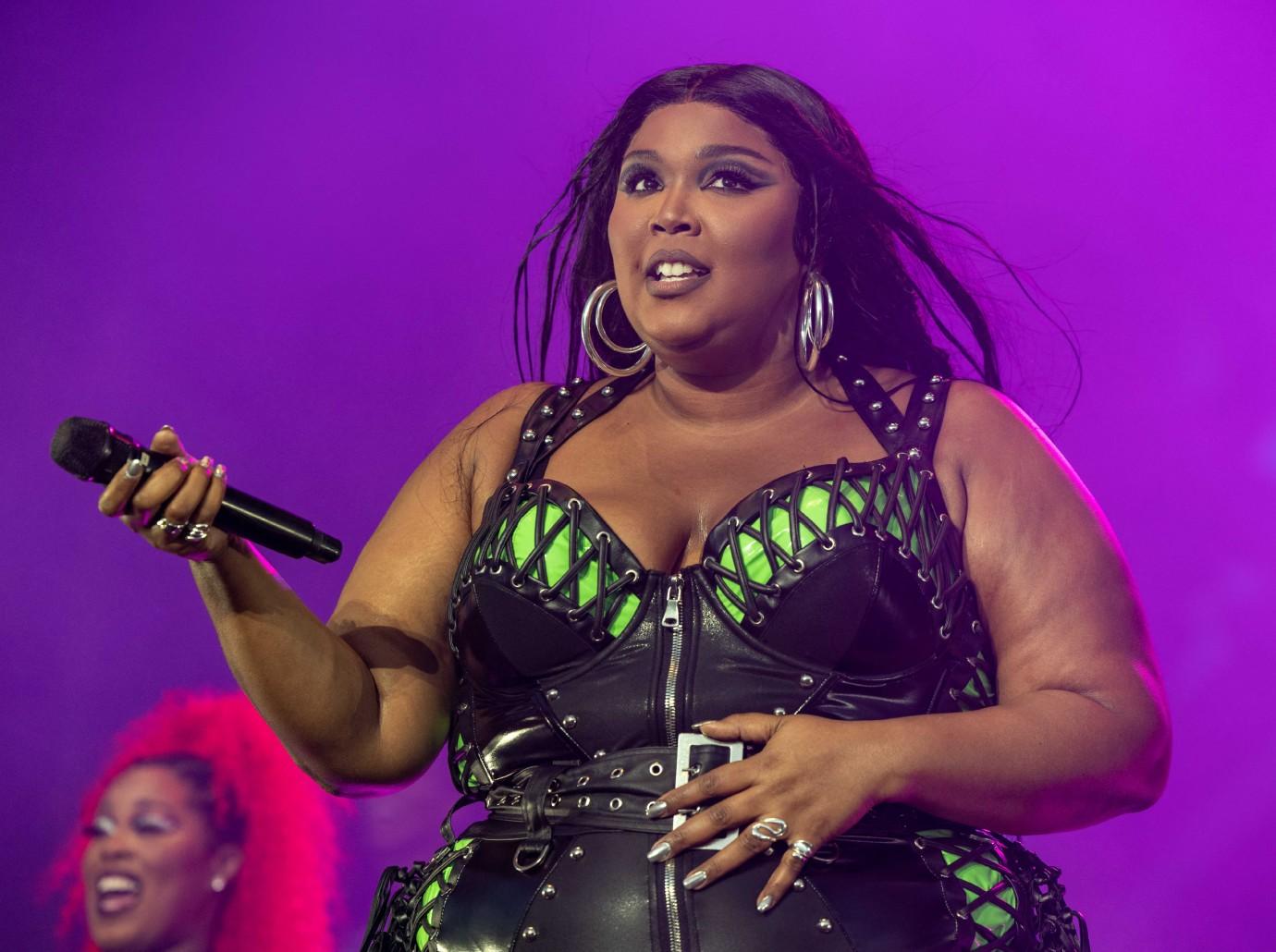 Lizzo's current dancers praise singer as she faces lawsuit