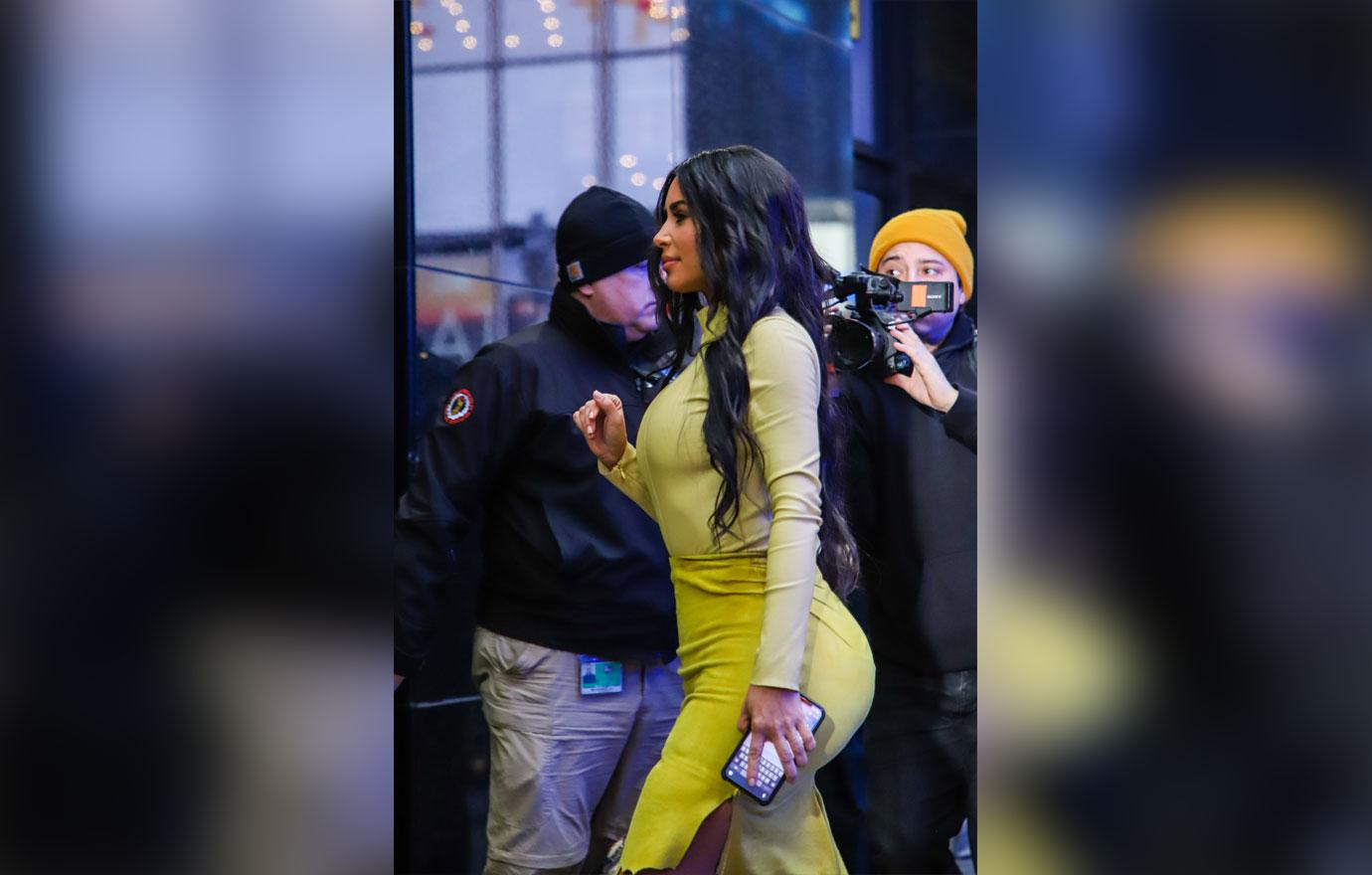 Kim Kardashian Stuns In Curve-Hugging Dress For David Letterman Show Taping