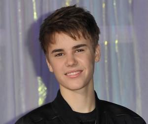 2011__03__Justin_Bieber_March17news_00 300×285.jpg