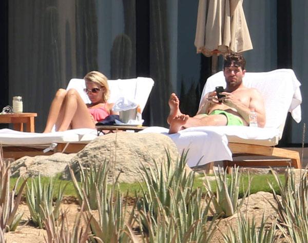 Carrie Underwood Bikini Mike Fisher Shirtless Mexico