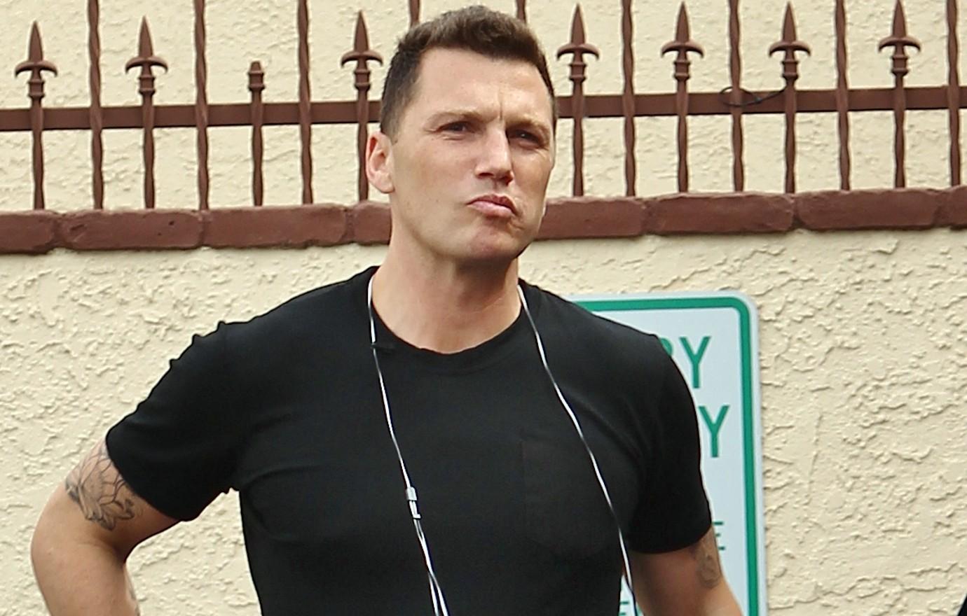 mary kate olsens friends warn not serious ex sean avery