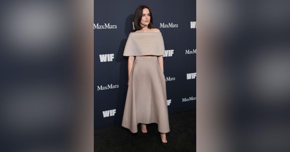 Image of Zoey Deutch attended the 2026 Golden Globes.