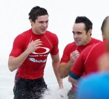 2010__02__zac_efron_feb16_1115 225×204.jpg