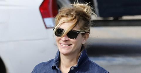 Exclusive… Julia Roberts Shops With Daughter In Malibu