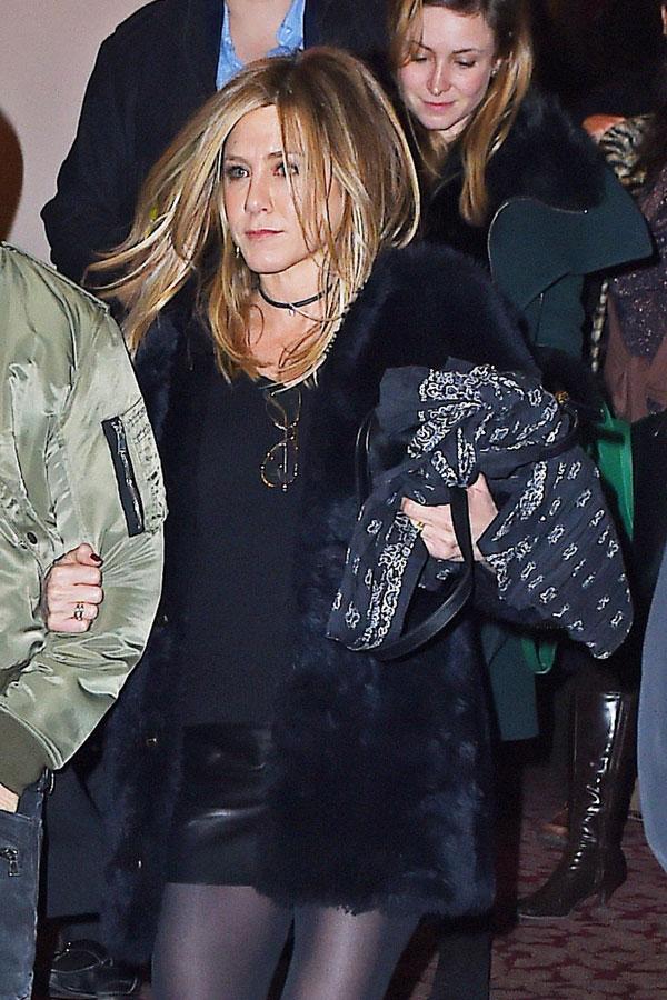 jennifer aniston baby bump