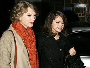 2010__10__taylor swift selena gmomez.jpg