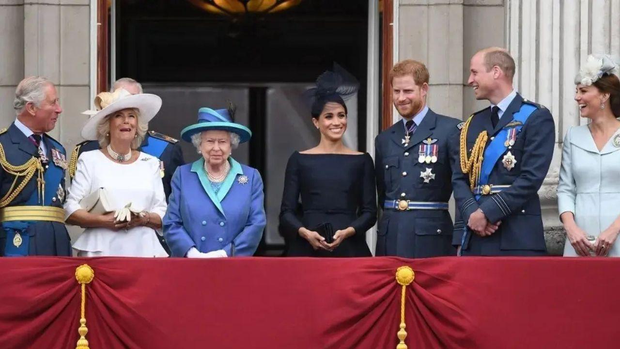 image of royal family