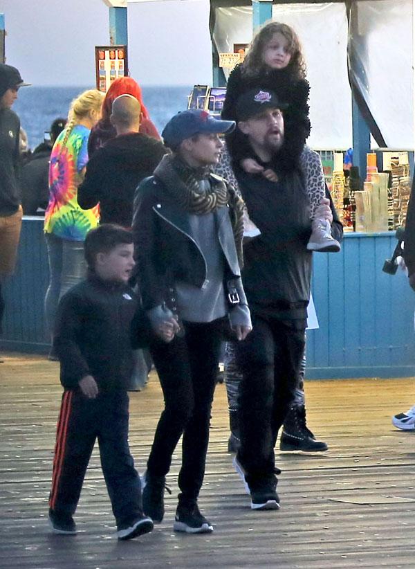 nicole richie joel madden sparrow harlow family fun day