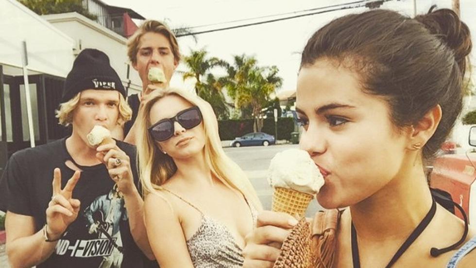 Selena gomez cody simpson ice cream