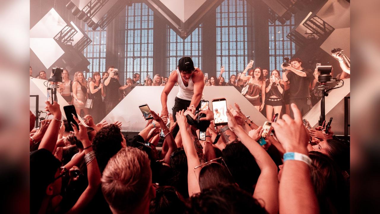 behind the spotlight how tijn den hollander is helping shape the way todays biggest artists are seen