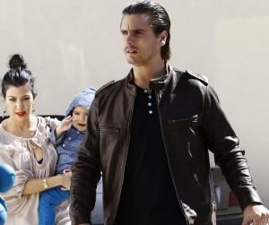 2011__02__FP_6861637_Kardashian_FP3_022611 300×285.jpg