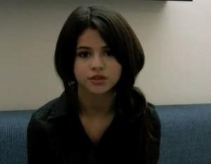 2011__01__Selena_Gomez_Jan12newsneb 300&#215;233.jpg