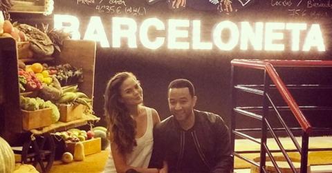Chrissy teigen cuddles john legend
