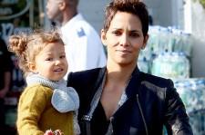 2009__12__halle_berry_nahla_09_wenn 225&#215;149.jpg