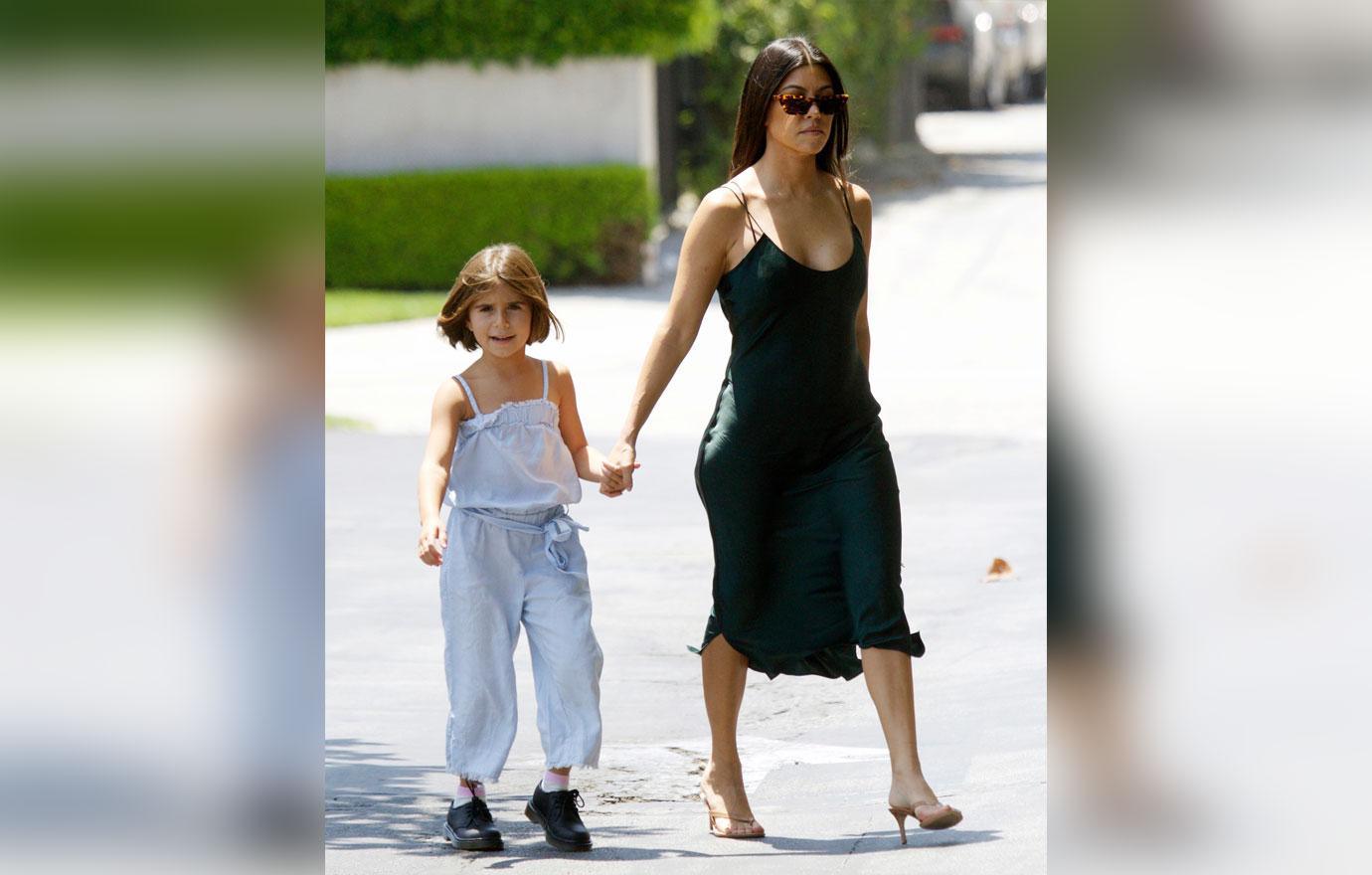 Kourtney Kardashian With Daughter Penelope Kim Khloe Kardashian