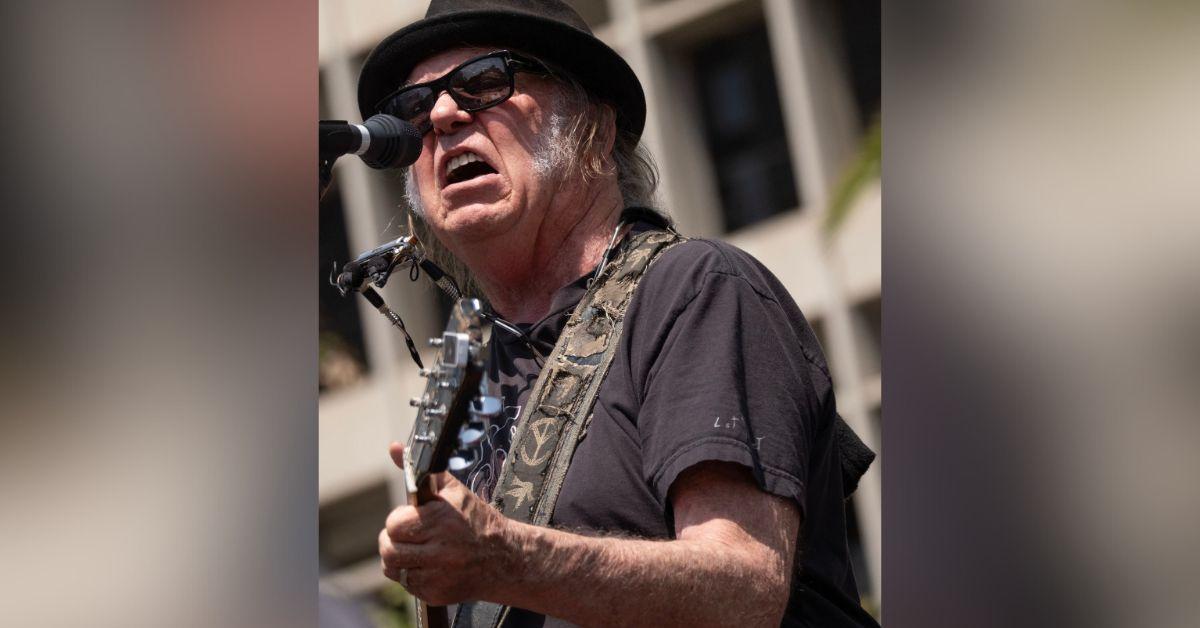 neil youngs us citizenship trump administration wife daryl hannah claims