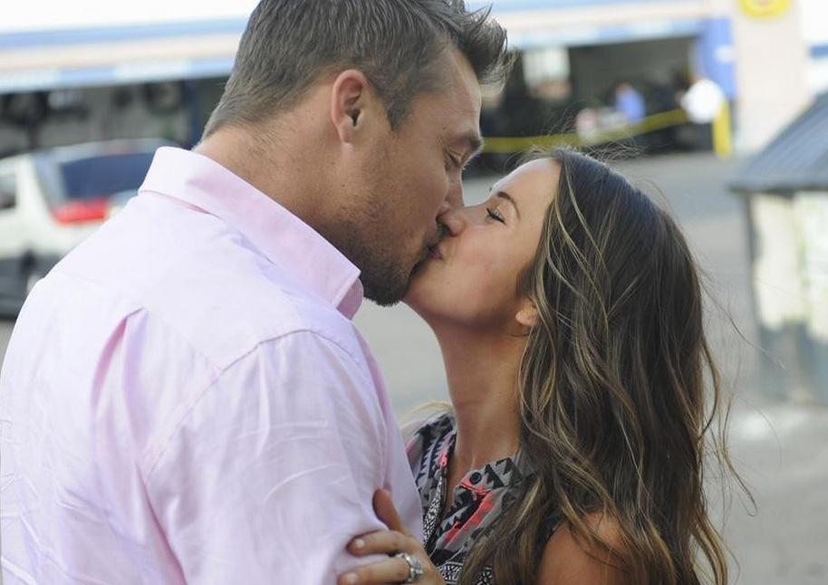 Chris soules women tell all 00