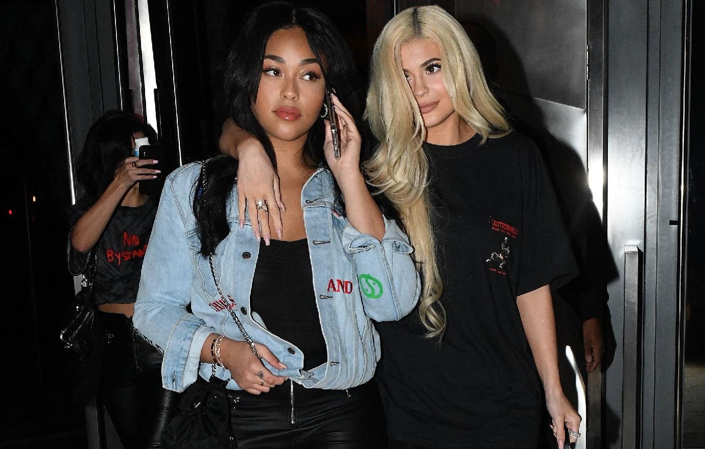 kylie jenner jordyn woods fans gush hanging out feud watch